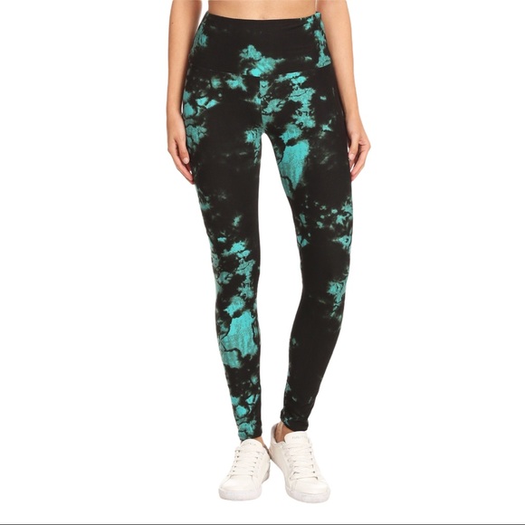 BOUTIQUE MYSTERY BOX Valued at $150+ Size Large - Picture 11 of 15